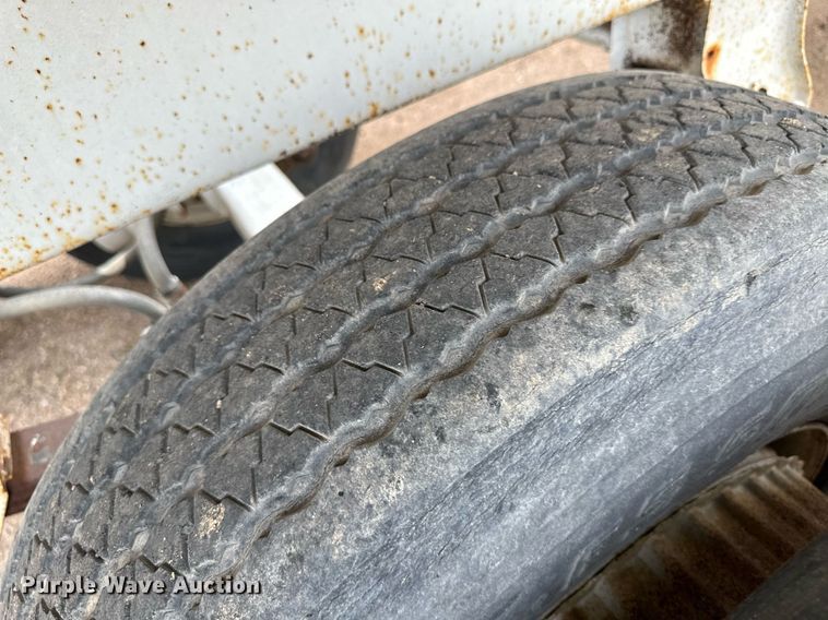 image for item NE9027 1985 Loln  bottom dump trailer