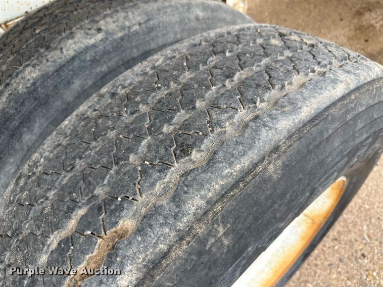 image for item NE9027 1985 Loln  bottom dump trailer