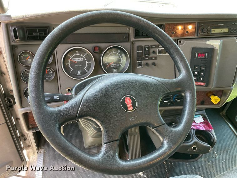 image for item NI9795 2008 Kenworth T370  box truck