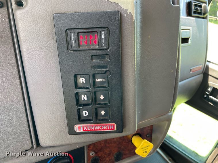 image for item NI9795 2008 Kenworth T370  box truck