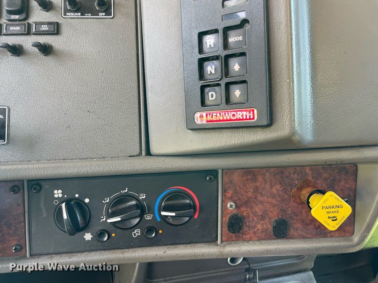 image for item NI9795 2008 Kenworth T370  box truck