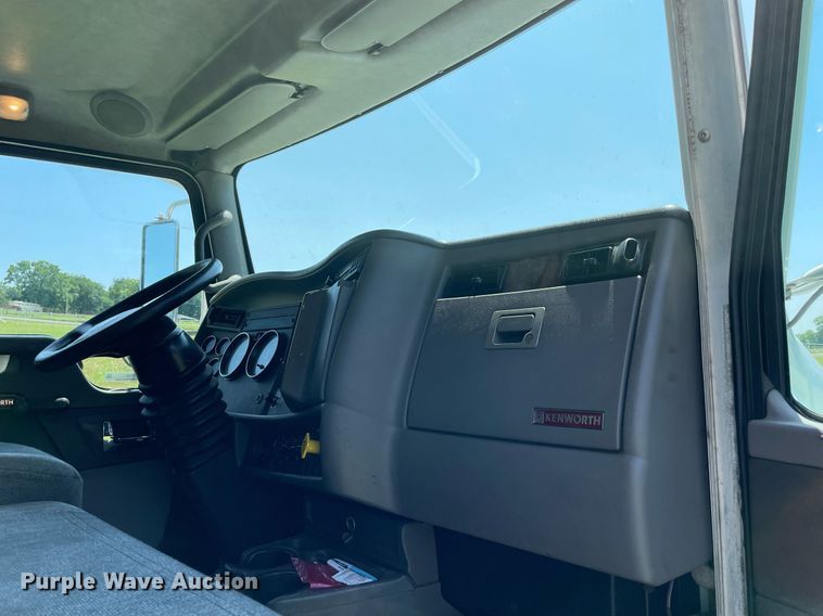 image for item NI9795 2008 Kenworth T370  box truck