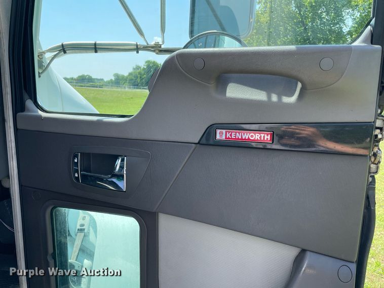 image for item NI9795 2008 Kenworth T370  box truck