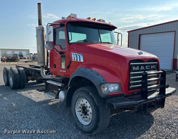 image for item NP9770 2008 Mack GU713  truck cab and chassis