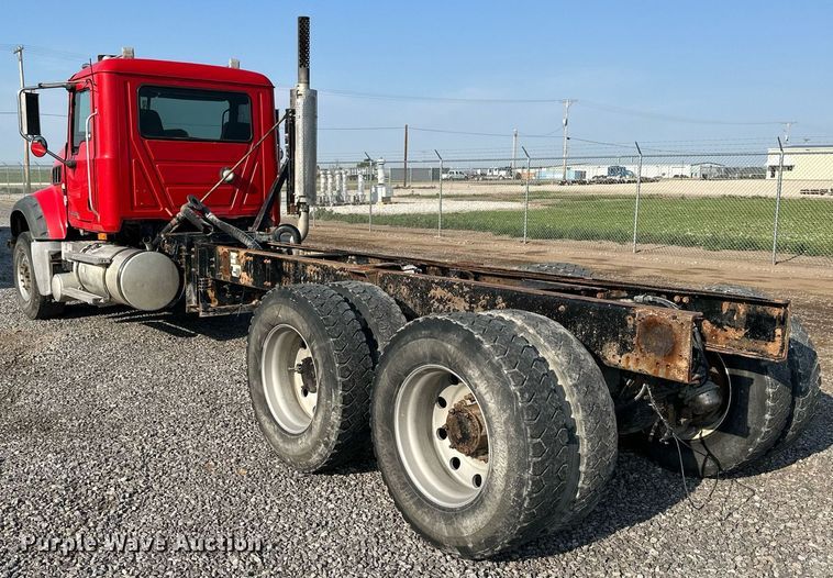 image for item NP9770 2008 Mack GU713  truck cab and chassis
