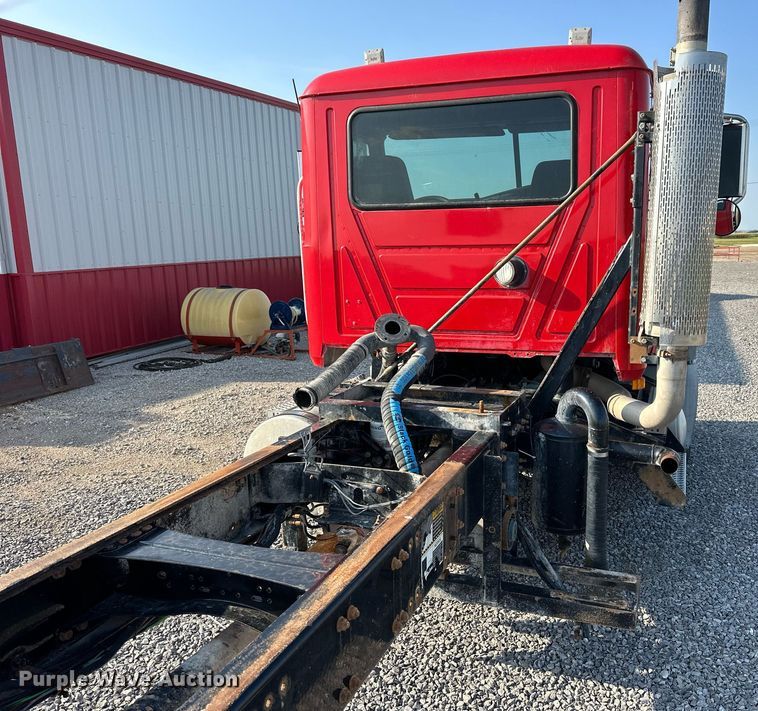 image for item NP9770 2008 Mack GU713  truck cab and chassis