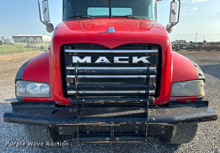 image for item NP9770 2008 Mack GU713  truck cab and chassis