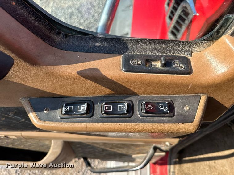 image for item NP9770 2008 Mack GU713  truck cab and chassis