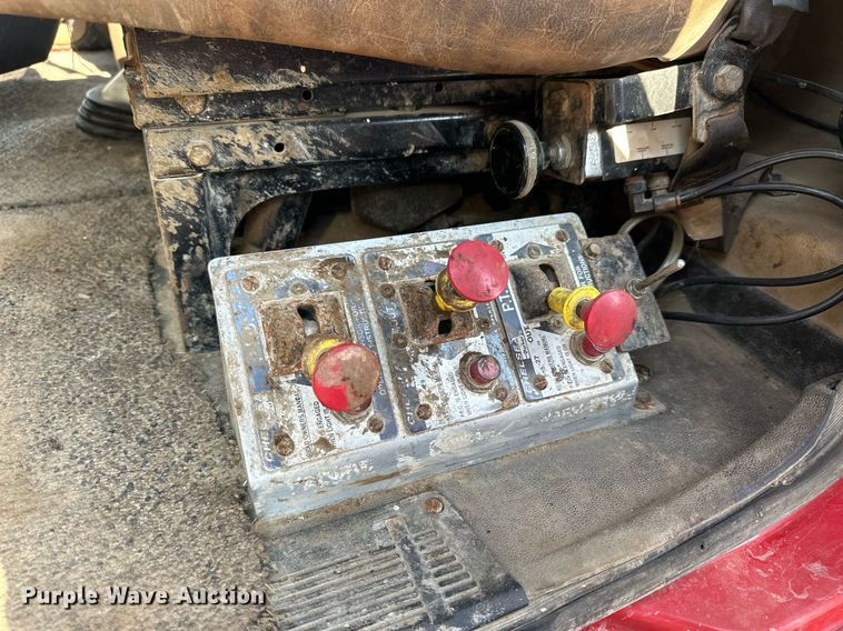 image for item NP9770 2008 Mack GU713  truck cab and chassis