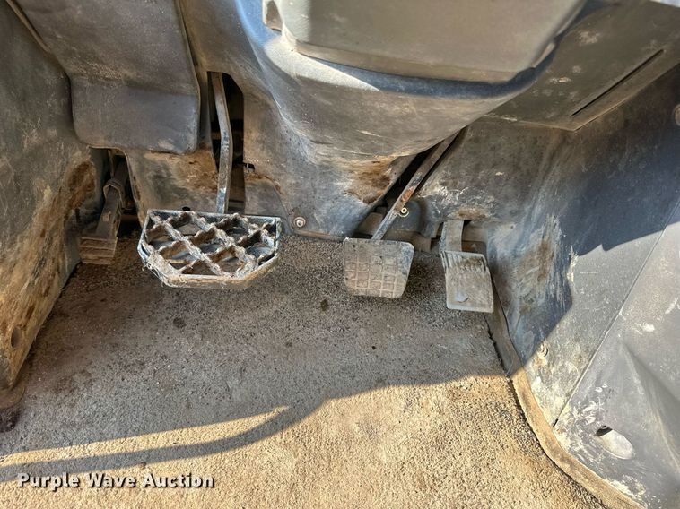 image for item NP9770 2008 Mack GU713  truck cab and chassis