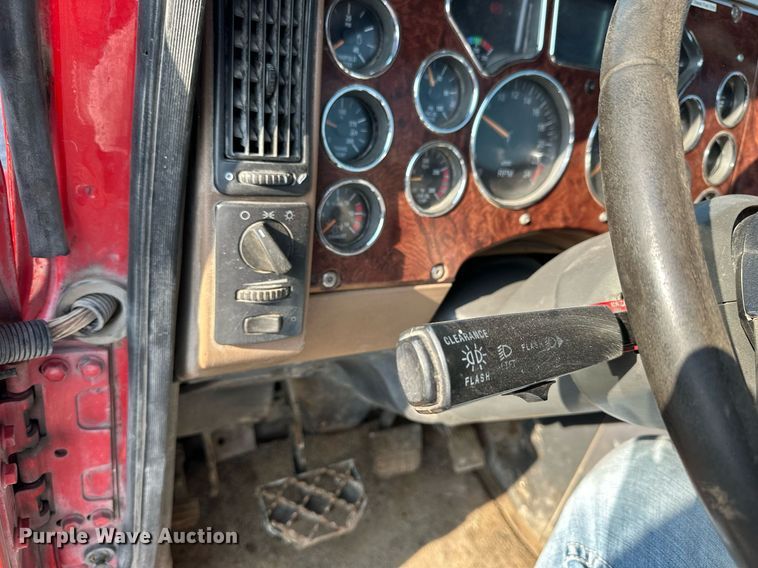 image for item NP9770 2008 Mack GU713  truck cab and chassis