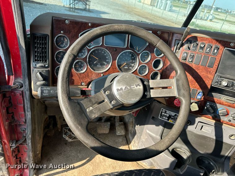 image for item NP9770 2008 Mack GU713  truck cab and chassis