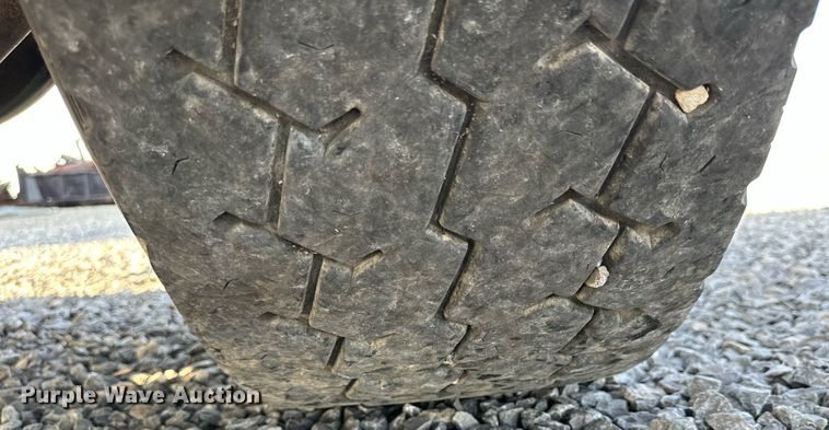 image for item NP9770 2008 Mack GU713  truck cab and chassis