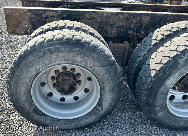 image for item NP9770 2008 Mack GU713  truck cab and chassis