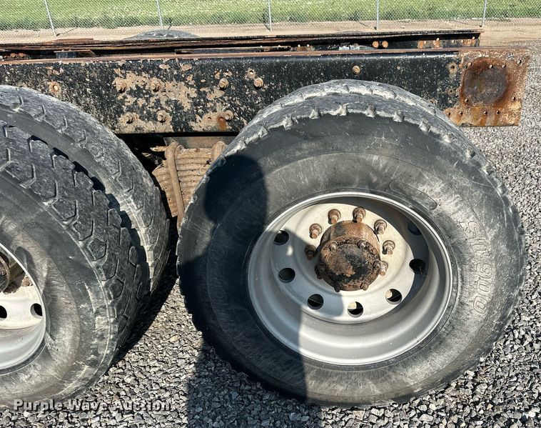 image for item NP9770 2008 Mack GU713  truck cab and chassis