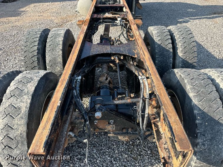 image for item NP9770 2008 Mack GU713  truck cab and chassis