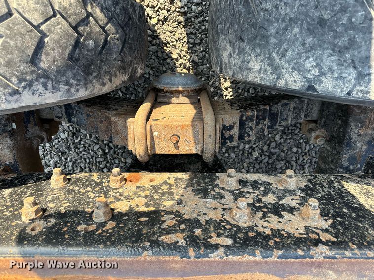 image for item NP9770 2008 Mack GU713  truck cab and chassis