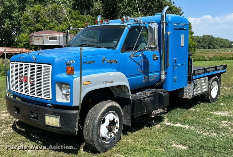 image for item NP9778 1994 GMC TopKick C6500  flatbed truck