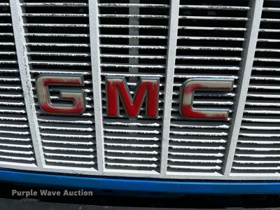 image for item NP9778 1994 GMC TopKick C6500  flatbed truck