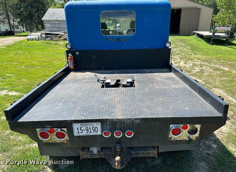 image for item NP9778 1994 GMC TopKick C6500  flatbed truck