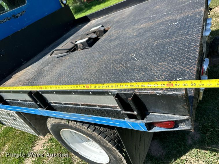 image for item NP9778 1994 GMC TopKick C6500  flatbed truck