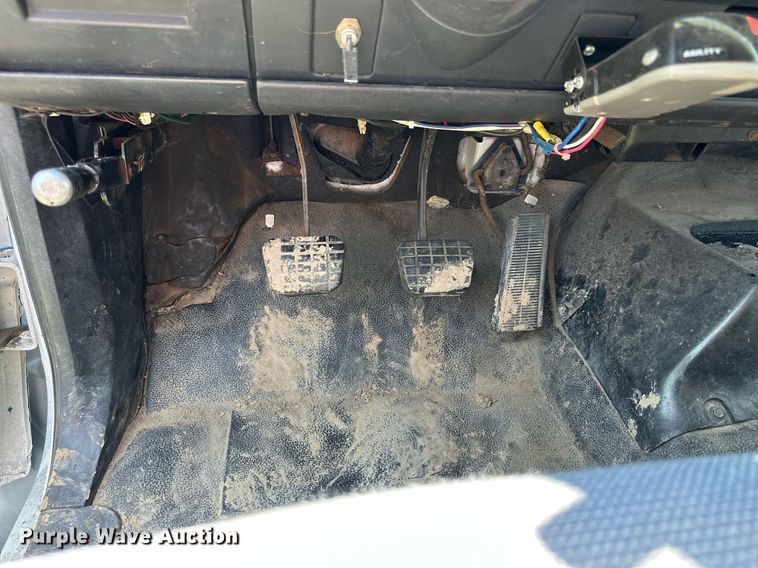 image for item NP9778 1994 GMC TopKick C6500  flatbed truck