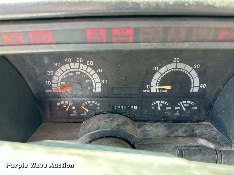 image for item NP9778 1994 GMC TopKick C6500  flatbed truck