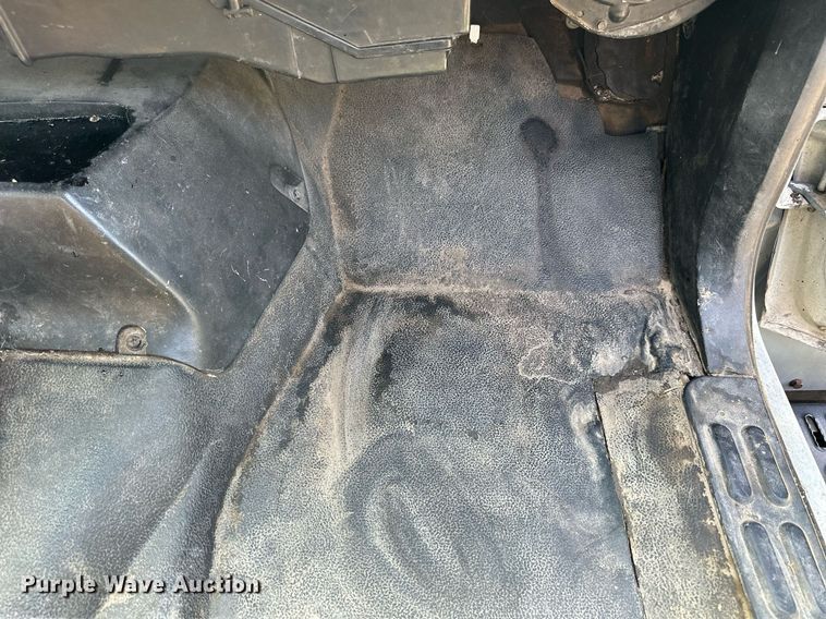 image for item NP9778 1994 GMC TopKick C6500  flatbed truck