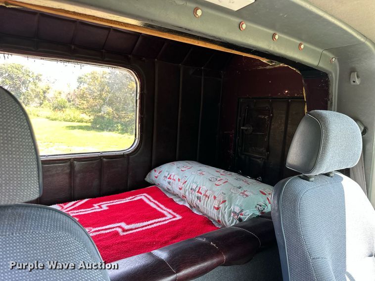 image for item NP9778 1994 GMC TopKick C6500  flatbed truck