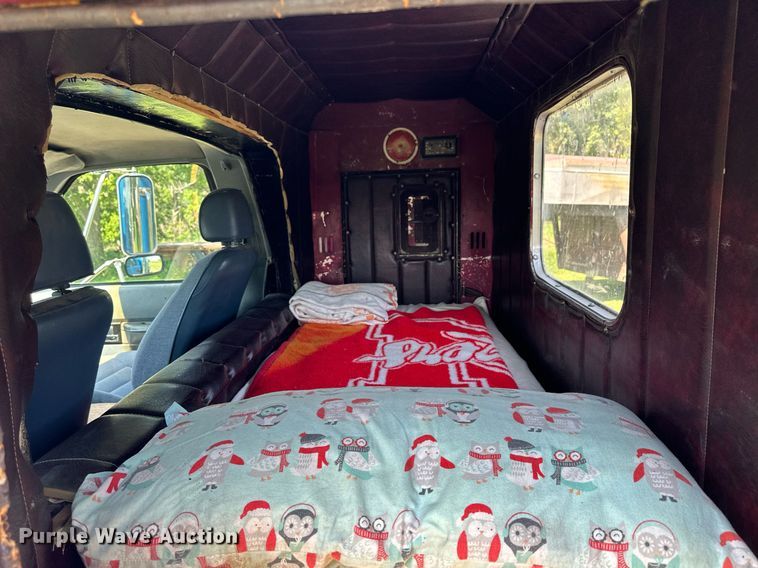 image for item NP9778 1994 GMC TopKick C6500  flatbed truck