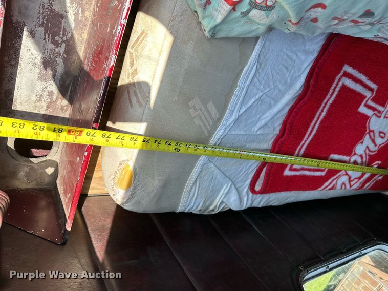 image for item NP9778 1994 GMC TopKick C6500  flatbed truck