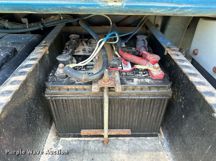 image for item NP9778 1994 GMC TopKick C6500  flatbed truck