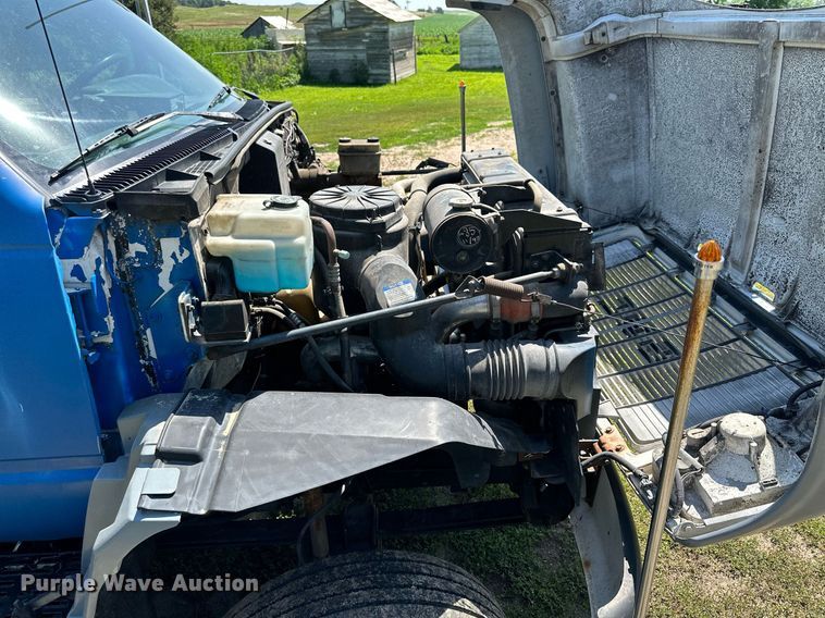 image for item NP9778 1994 GMC TopKick C6500  flatbed truck