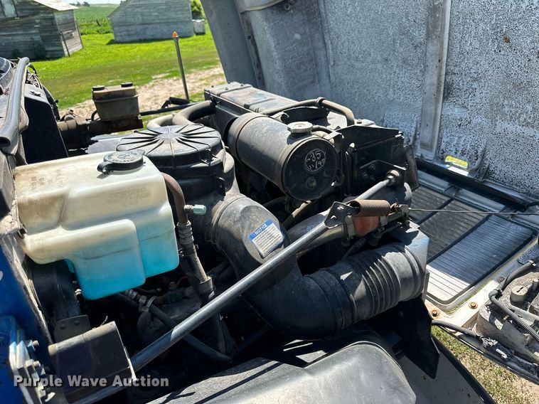 image for item NP9778 1994 GMC TopKick C6500  flatbed truck