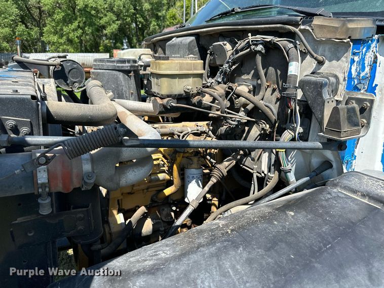 image for item NP9778 1994 GMC TopKick C6500  flatbed truck