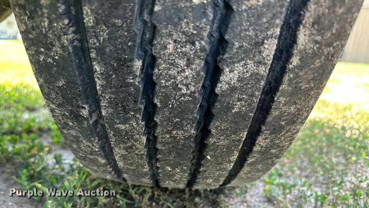 image for item NP9778 1994 GMC TopKick C6500  flatbed truck