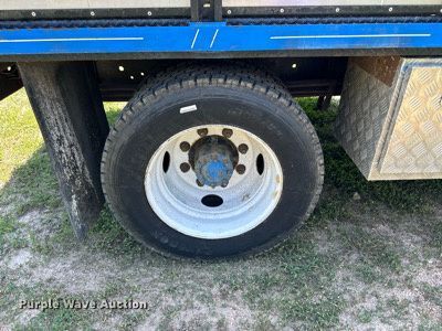 image for item NP9778 1994 GMC TopKick C6500  flatbed truck