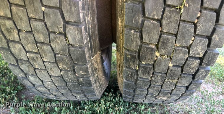 image for item NP9778 1994 GMC TopKick C6500  flatbed truck