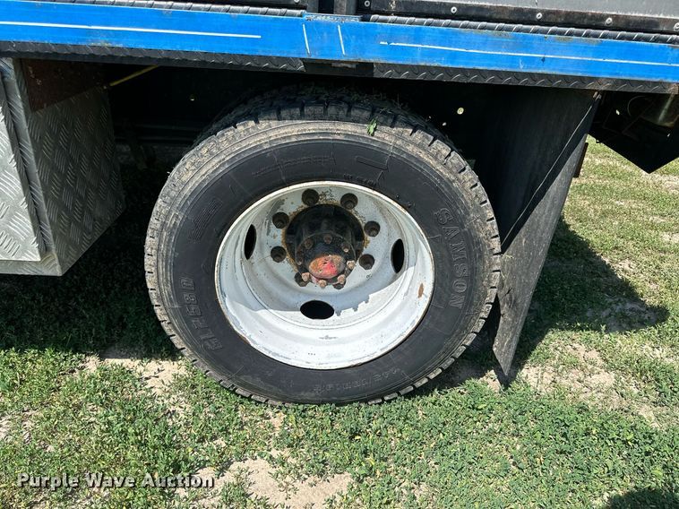 image for item NP9778 1994 GMC TopKick C6500  flatbed truck