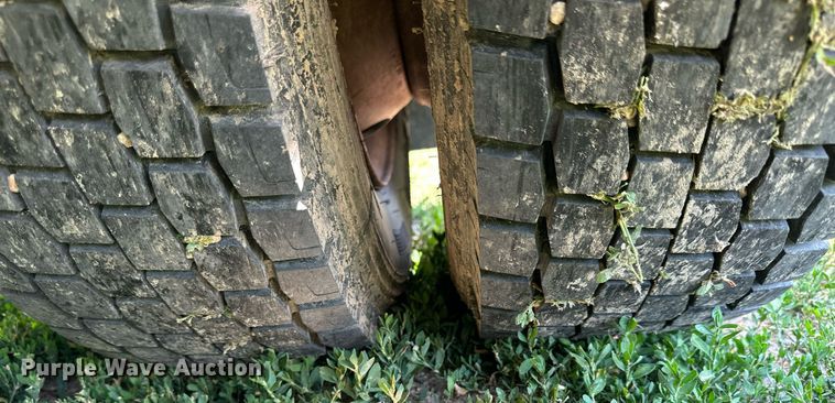 image for item NP9778 1994 GMC TopKick C6500  flatbed truck