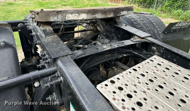 image for item NP9780 2012 Freightliner Cascadia  semi truck