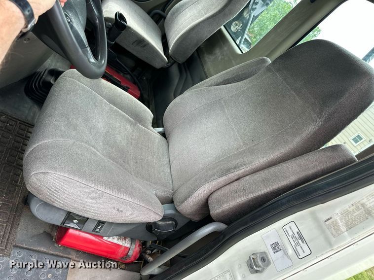 image for item NP9780 2012 Freightliner Cascadia  semi truck