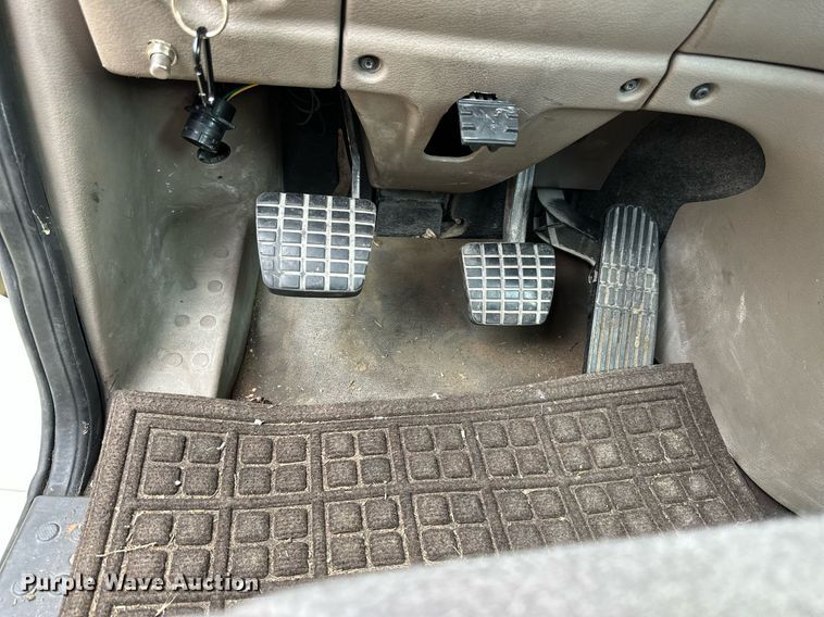 image for item NP9780 2012 Freightliner Cascadia  semi truck