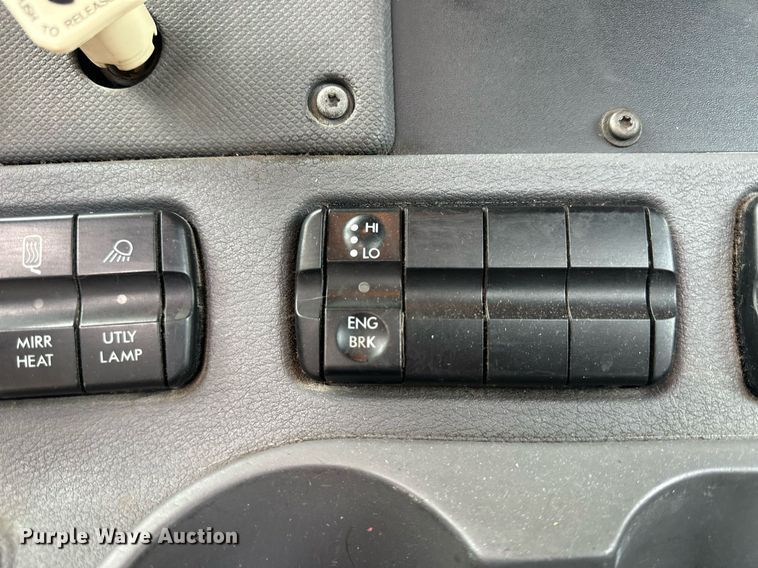 image for item NP9780 2012 Freightliner Cascadia  semi truck