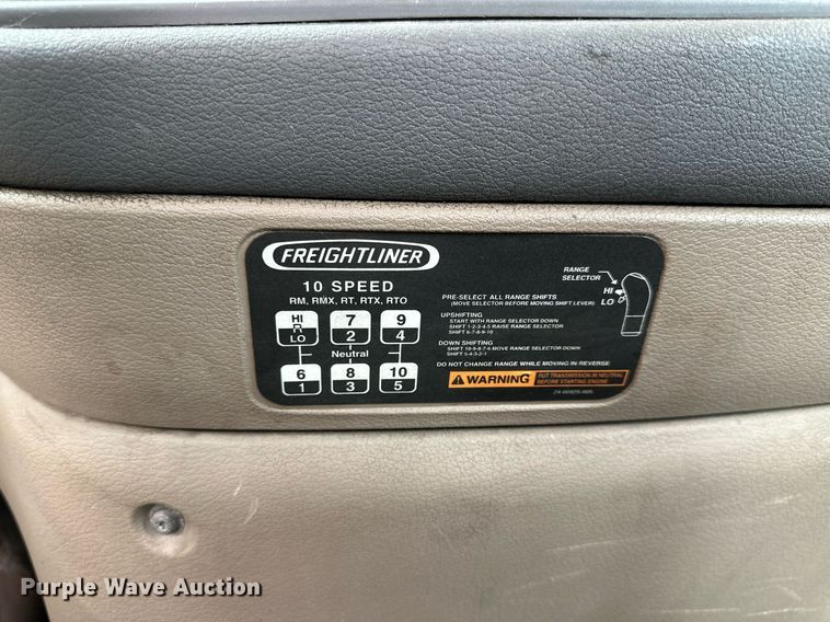 image for item NP9780 2012 Freightliner Cascadia  semi truck