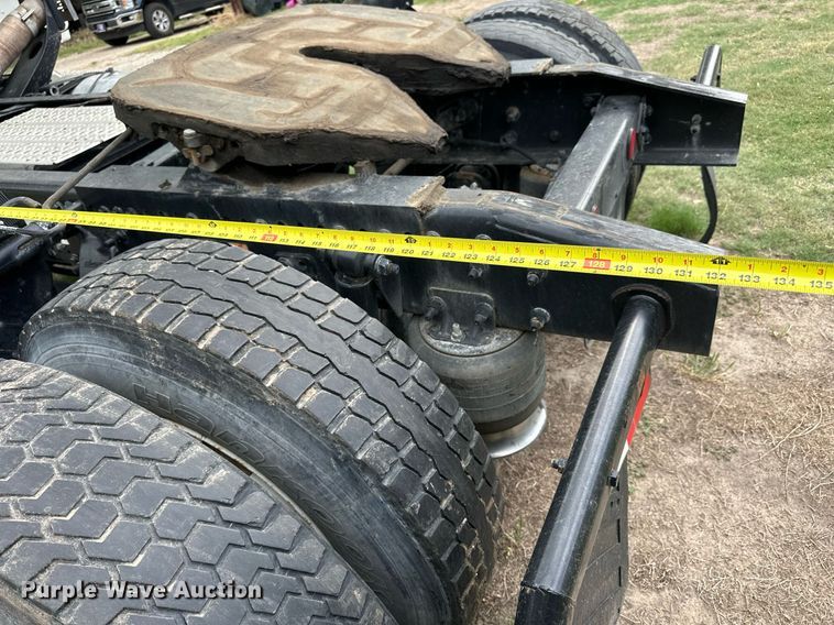 image for item NP9780 2012 Freightliner Cascadia  semi truck