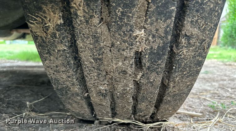 image for item NP9780 2012 Freightliner Cascadia  semi truck