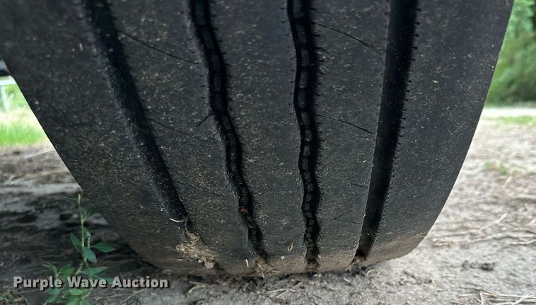 image for item NP9780 2012 Freightliner Cascadia  semi truck