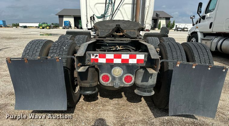 image for item NP9782 2013 Freightliner Cascadia  semi truck