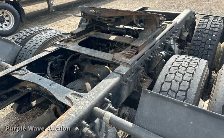 image for item NP9782 2013 Freightliner Cascadia  semi truck